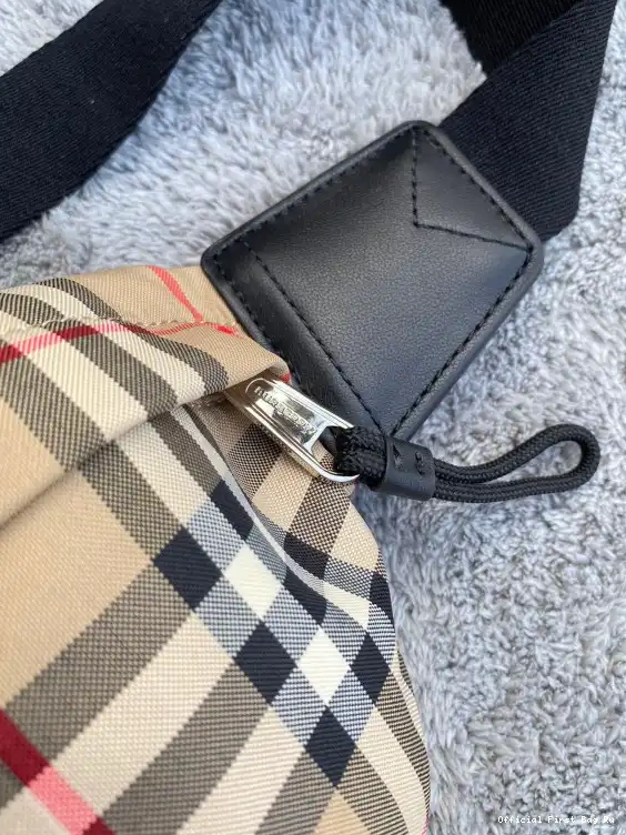 Official First Bag Ru Cotton Vintage BURBERRY Bum Medium Check Bonded Bag 0607